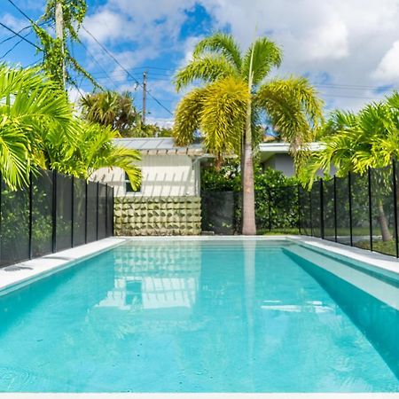 شقة Luxury House 4 Beds Heated Pool W Jaccuzzi North Bay Village المظهر الخارجي الصورة