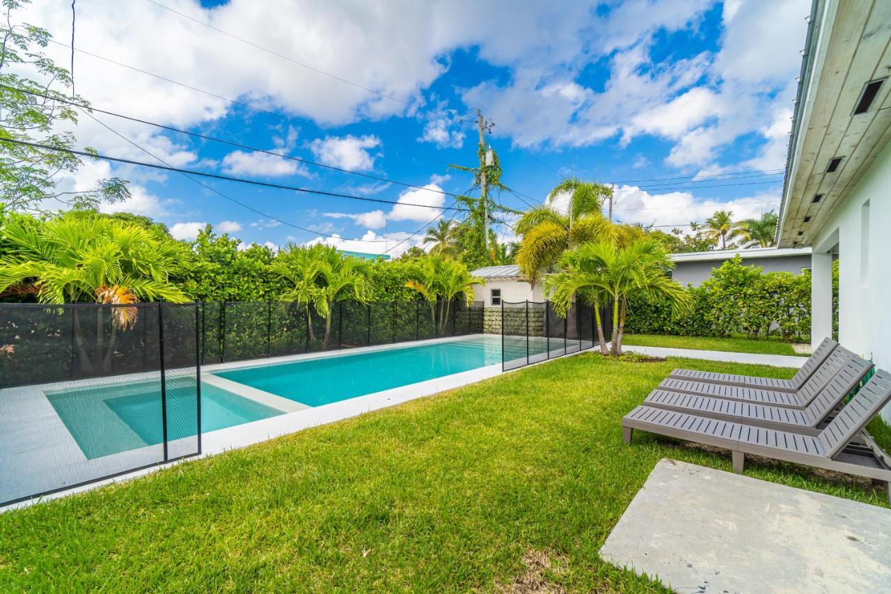 شقة Luxury House 4 Beds Heated Pool W Jaccuzzi North Bay Village المظهر الخارجي الصورة
