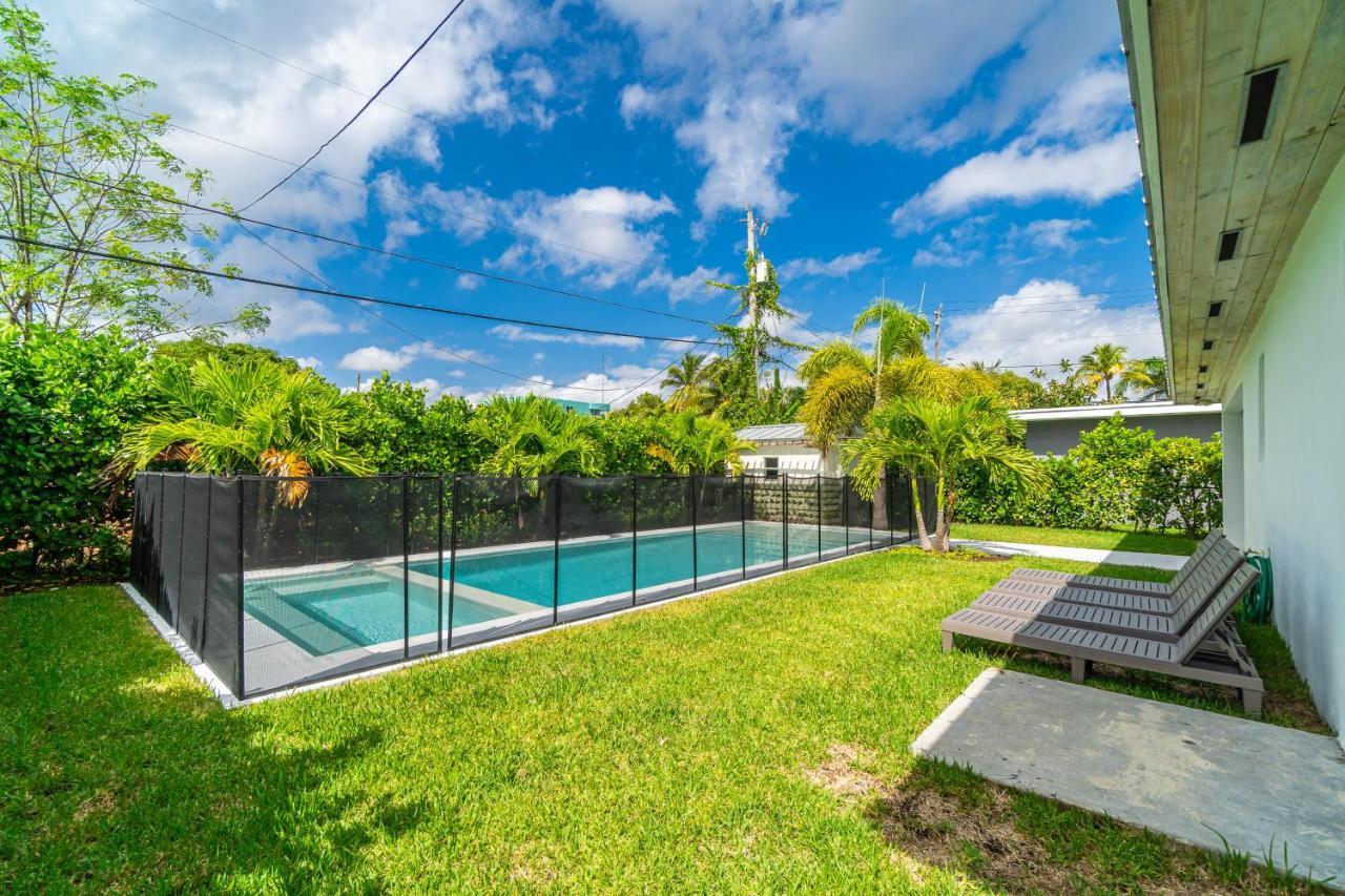 شقة Luxury House 4 Beds Heated Pool W Jaccuzzi North Bay Village المظهر الخارجي الصورة
