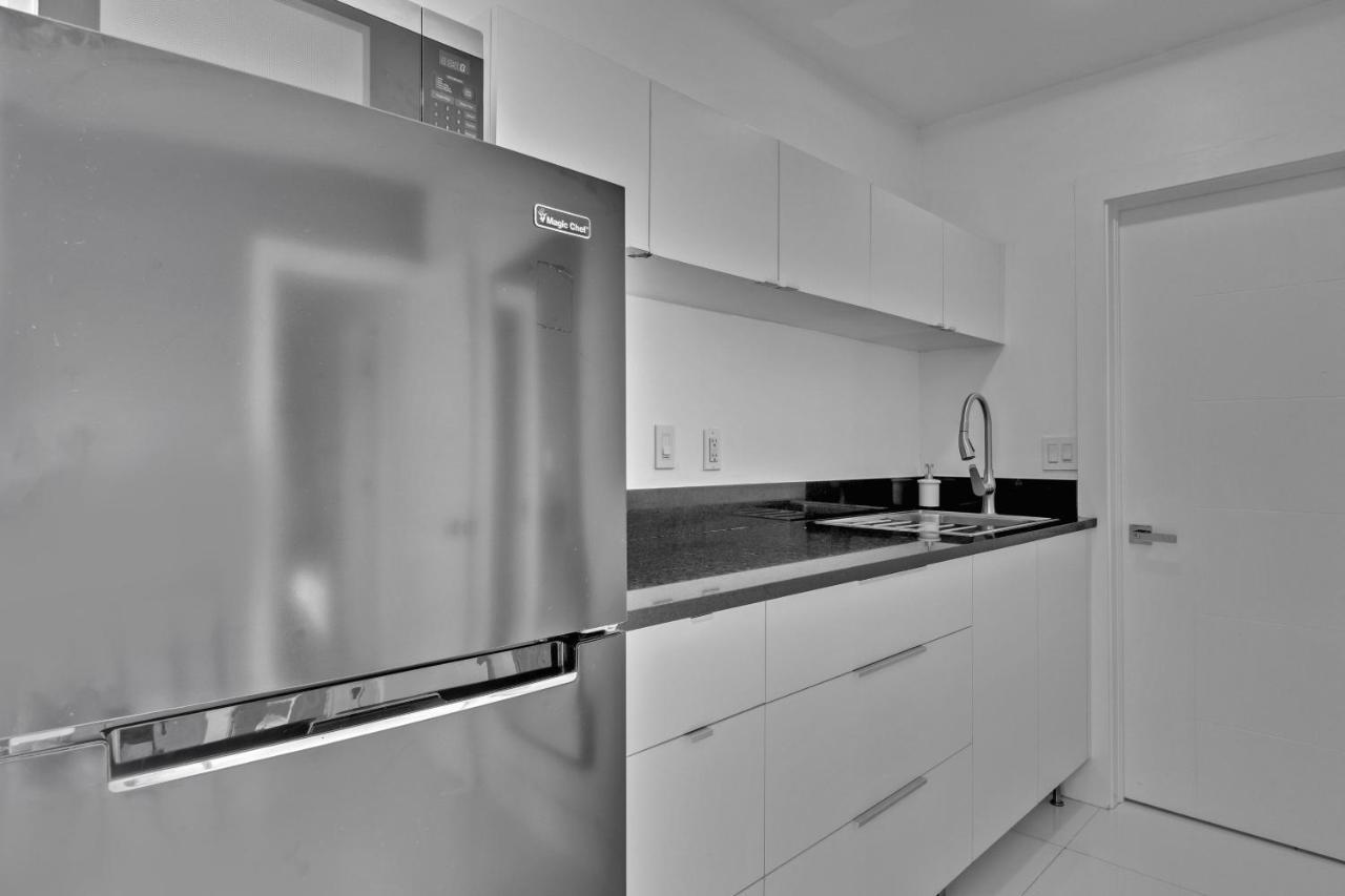 شقة Luxury House 4 Beds Heated Pool W Jaccuzzi North Bay Village المظهر الخارجي الصورة