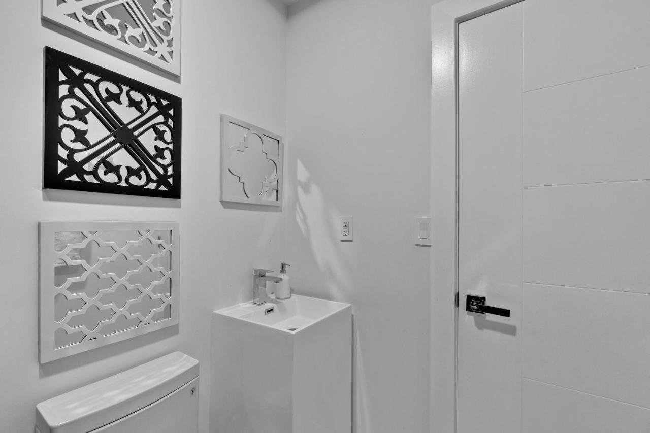 شقة Luxury House 4 Beds Heated Pool W Jaccuzzi North Bay Village المظهر الخارجي الصورة