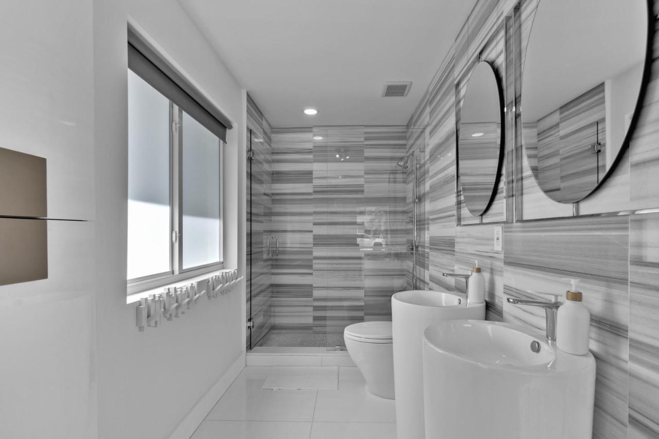 شقة Luxury House 4 Beds Heated Pool W Jaccuzzi North Bay Village المظهر الخارجي الصورة