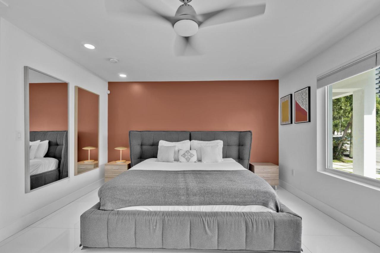 شقة Luxury House 4 Beds Heated Pool W Jaccuzzi North Bay Village المظهر الخارجي الصورة