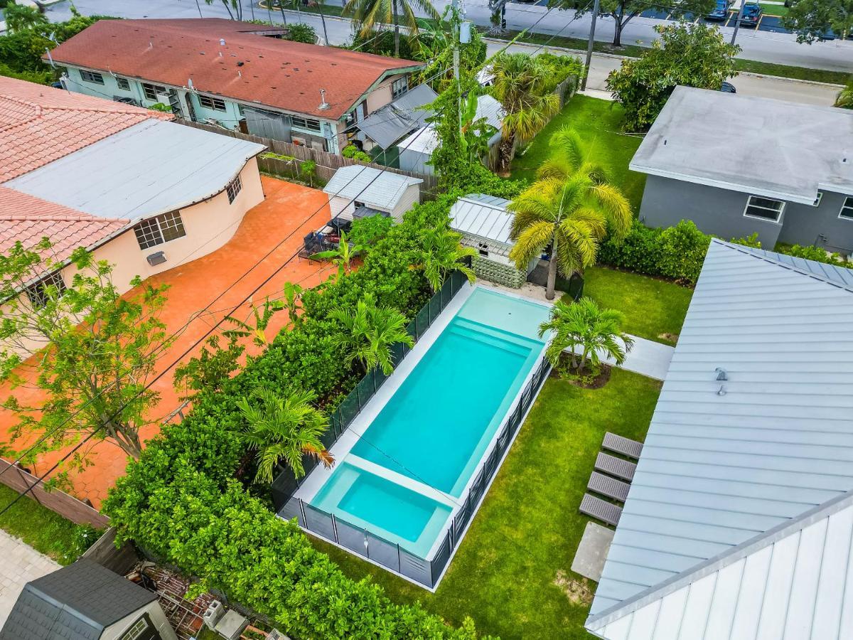 شقة Luxury House 4 Beds Heated Pool W Jaccuzzi North Bay Village المظهر الخارجي الصورة